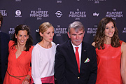 33. Filmfest München 2015: Gustl Mollath zwischen den Regisseurinnen Annika Blendl (links) und Leoni Stade. Um ihn geht es im Film "Und plötzlich bist du verrückt" (©Foto: Martin Schmitz)